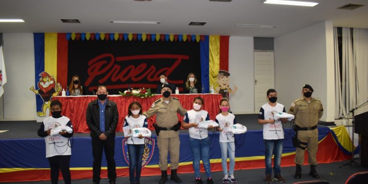 Vice-presidente da Câmara participa de solenidade de formatura do Proerd