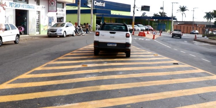 Secretaria Municipal de Trânsito realiza mudanças na entrada do Conjunto Chapadão
