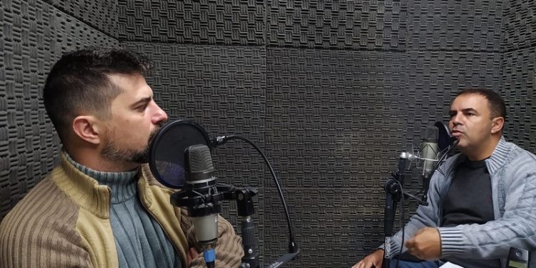 Educativa Univás 104,5 FM lança nova plástica e nova programação