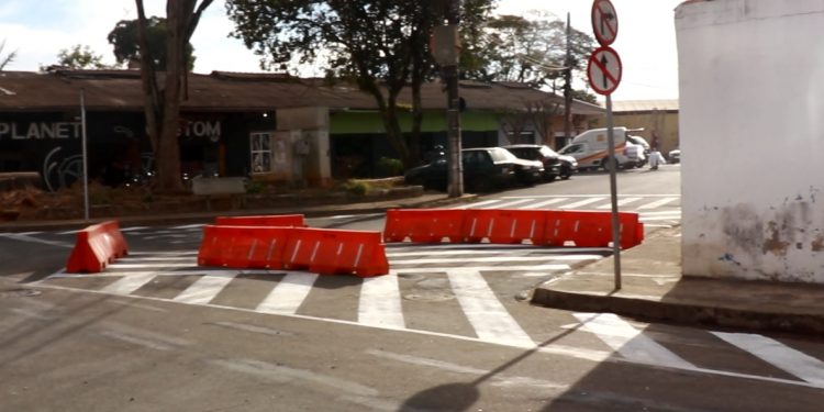 Secretaria Municipal de Trânsito realiza mudanças na entrada do Conjunto Chapadão