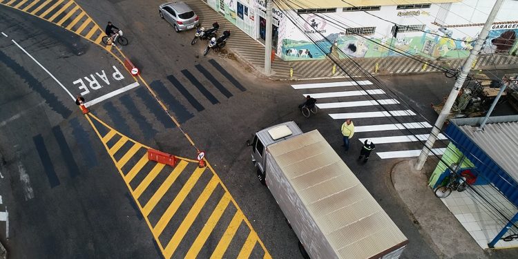 Secretaria Municipal de Trânsito realiza mudanças na entrada do Conjunto Chapadão