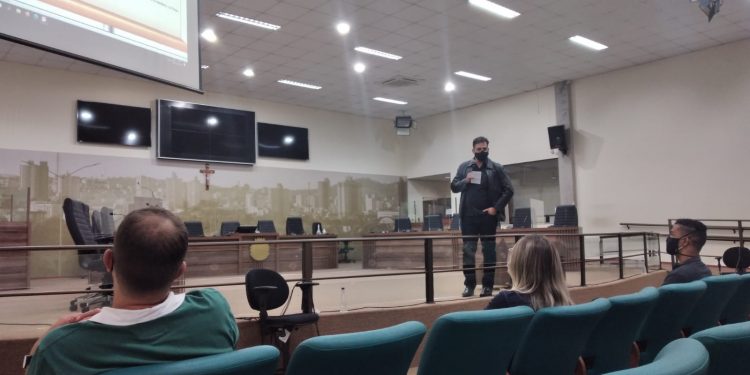 Vereadores e assessores recebem capacitação para aprimorar Processo Legislativo