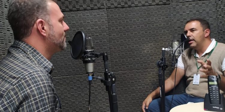 Educativa Univás 104,5 FM lança nova plástica e nova programação