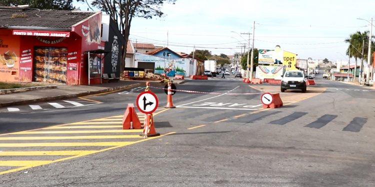 Secretaria Municipal de Trânsito realiza mudanças na entrada do Conjunto Chapadão