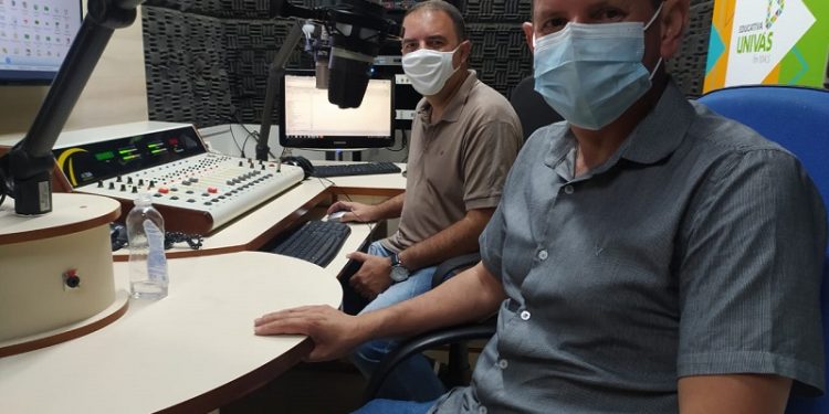 Educativa Univás 104,5 FM lança nova plástica e nova programação