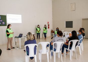 Acadêmicos da Univás promovem capacitação sobre aleitamentos materno para agentes de saúde do bairro Santa Edwiges