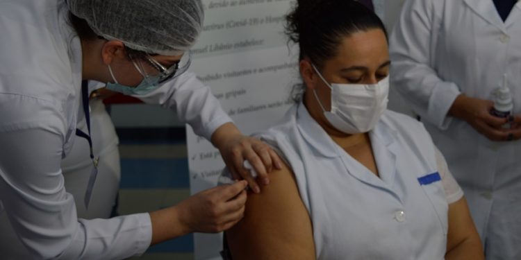 Vacinação contra a covid-19 é ampliada para pessoas com 39 e 38 anos em Pouso Alegre