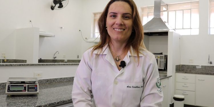 Coordenadora do curso de Nutrição participa do quadro “Univás no Zap”