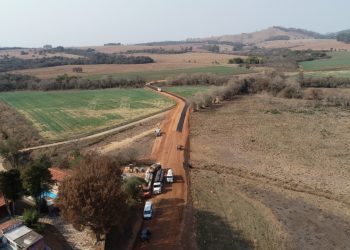 Asfaltamento da estrada rural de acesso ao Bairro Imbuia tem início