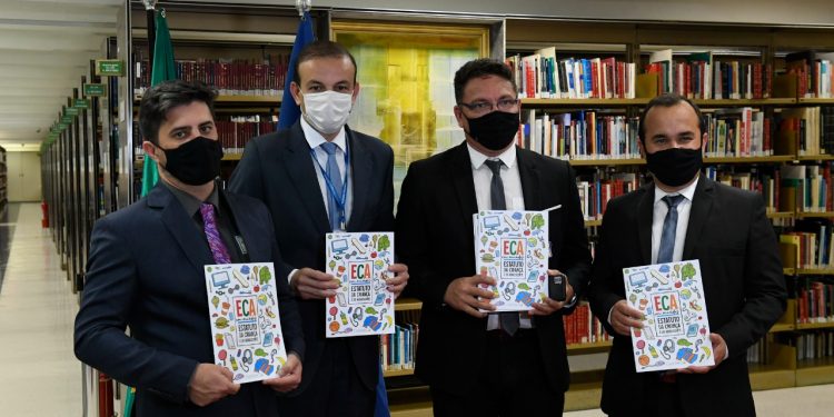 No Senado, vereadores acompanham lançamento do ECA em Miúdos de PA