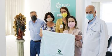 Primeira-dama de Pouso Alegre doa 300 toalhas de banho ao HCSL