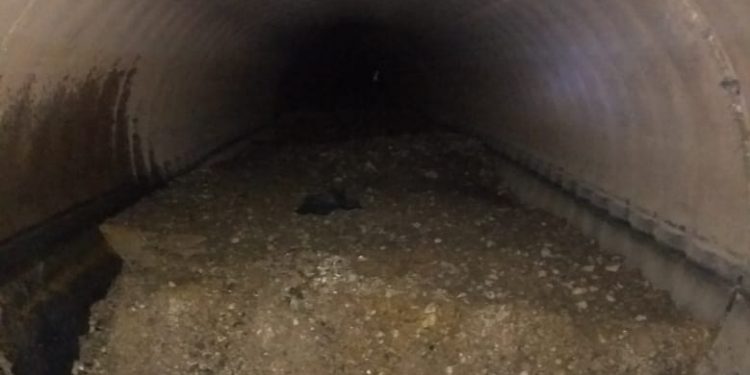Grande quantidade de resíduos de construção é encontrada em limpeza de galerias