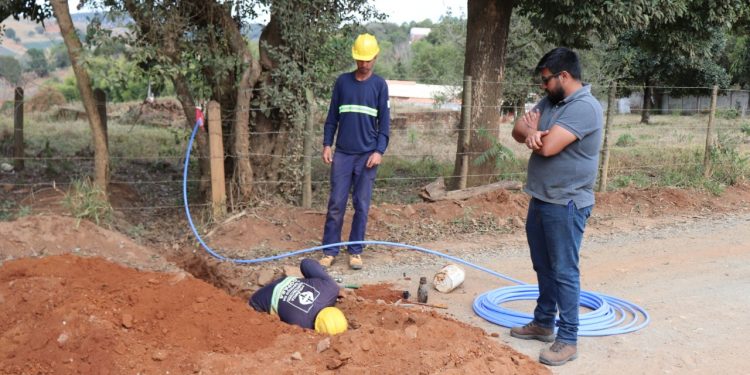 Rede de distribuição de água é implantada no bairro Vila Alvorada