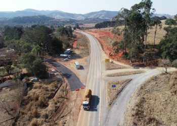 Têm início as obras para asfaltamento da estrada rural do Bairro Cervo