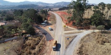 Têm início as obras para asfaltamento da estrada rural do Bairro Cervo