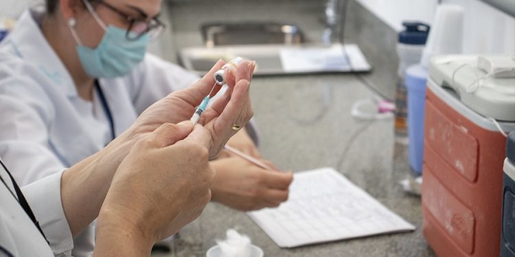 Procura por 3ª dose da vacina contra a covid-19 está baixa em Pouso Alegre