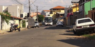Vereador visita inicio de obras do Colina Verde em dias de chuva