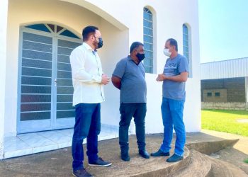 Vereadores buscam mutirão de castração de cães e gatos para o bairro dos Ferreiras