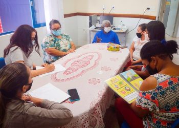 Crianças do CEIM Sebastião Cesário conhecem livro sobre “Tião da Zica”