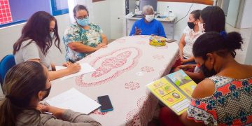 Crianças do CEIM Sebastião Cesário conhecem livro sobre “Tião da Zica”