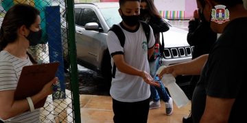 Aulas presenciais são retomadas com 100% da capacidade na Rede Municipal