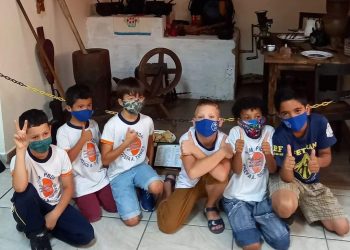 Alunos da Escola Josefa Torres visitam o Museu Tuany Toledo
