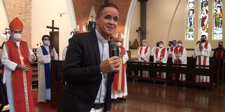Vereador é sagrado bispo na Diocese Anglicana no Brasil