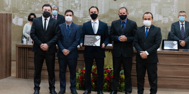 Câmara Municipal de Pouso Alegre realiza Sessão Especial de entrega do Título de Cidadão Pouso-alegrense 2021