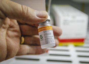 Ministério da Saúde confirma à CPI que não vai usar Coronavac em 2022