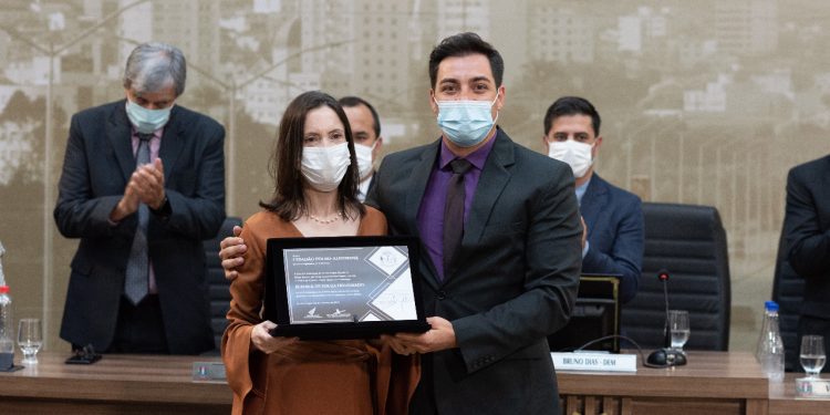 Câmara Municipal de Pouso Alegre realiza Sessão Especial de entrega do Título de Cidadão Pouso-alegrense 2021