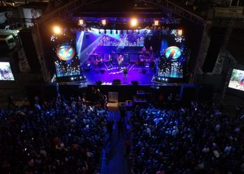 Reveja na TV Jornal da Cidade Show de Zezé Di Camargo & Luciano  por ocasião do aniversário de Pouso Alegre