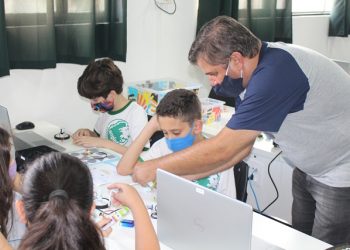 Colégio Anglo Pouso Alegre desenvolve o projeto Mind Makers