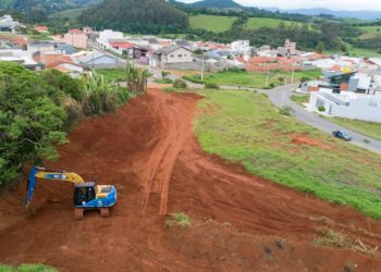 Escola no bairro Buritis para mais de 300 alunos começa a ser construída