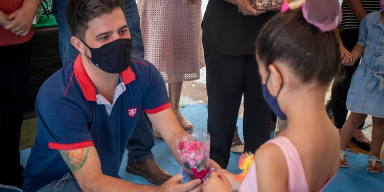 Em evento no Bairro Cidade Jardim, prefeitura anuncia a construção de mais uma escola