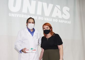 Cerimônia do Jaleco de Fisioterapia é realizada com muita emoção