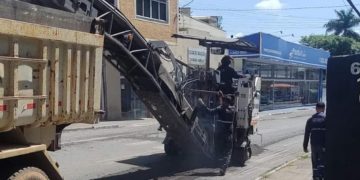 Indicação parlamentar leva renovação asfáltica para o bairro Nossa Senhora Aparecida