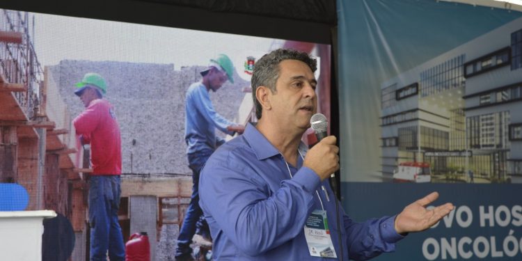 Pouso Alegre tem cerimônia de lançamento da Pedra Fundamental do Hospital Oncológico