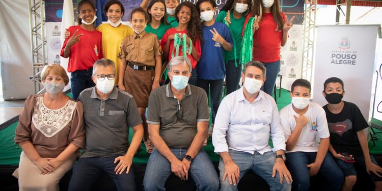 Em evento no Bairro Cidade Jardim, prefeitura anuncia a construção de mais uma escola