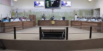 Vereadores proíbem aos profissionais de saúde o uso de jaleco em bares e restaurantes