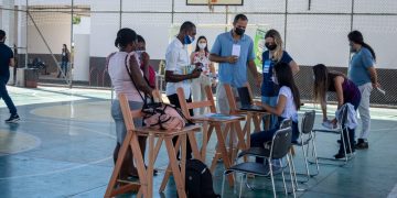 Prefeitura apoia alunos de medicina em ação cidadã para imigrantes