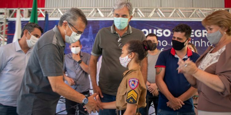 Em evento no Bairro Cidade Jardim, prefeitura anuncia a construção de mais uma escola