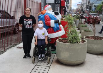 Superintendência de Turismo faz ajustes na decoração de Natal para facilitar acessibilidade