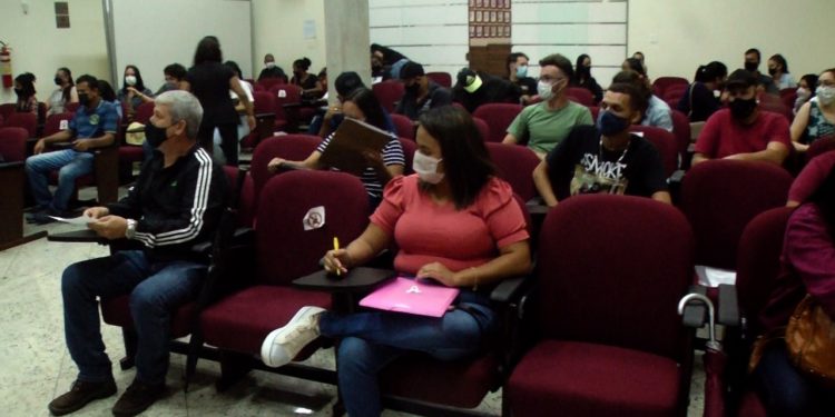 Processo seletivo promovido pelo CAC recebe 200 candidatos; seleção continua amanhã