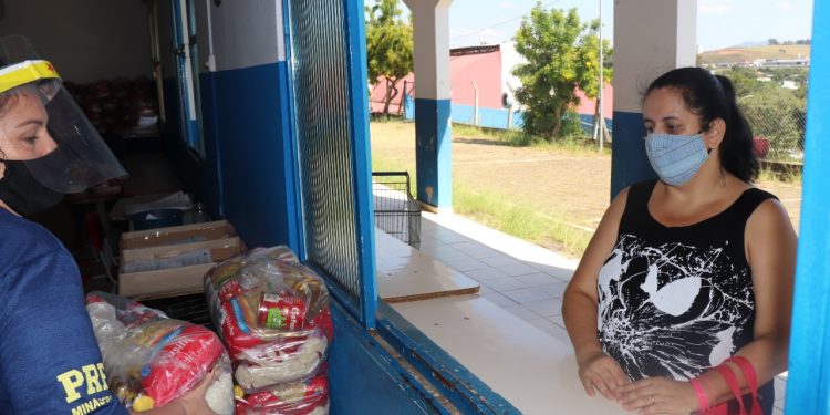 Secretaria de Educação distribuiu mais de 250 toneladas de Kit Merenda no ano de 2021
