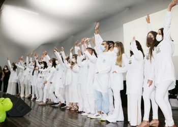 Emoção marca Cerimônia do Jaleco do curso de Fisioterapia