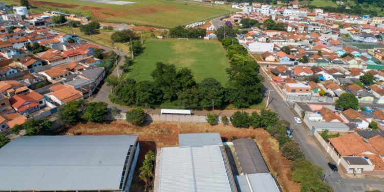 Três campos de futebol do município irão receber investimentos para reforma