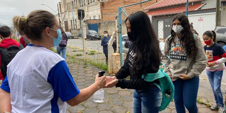 Aulas retornam em Pouso Alegre seguindo protocolo de segurança