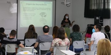 Alunos dos cursos matutinos da Unidade Central da Univás são recepcionados