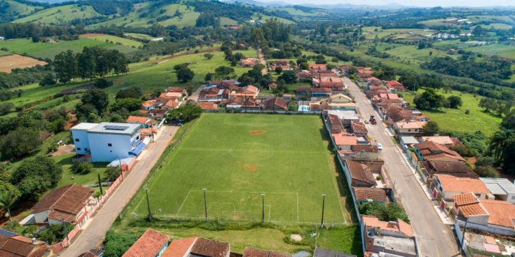 Três campos de futebol do município irão receber investimentos para reforma