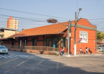 Após indicação parlamentar, escadaria da “Casa da Cultura